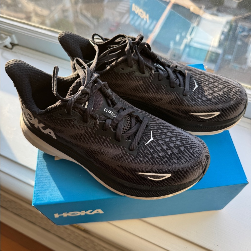 Hoka W Clifton 9 Black and White Athletic Shoes